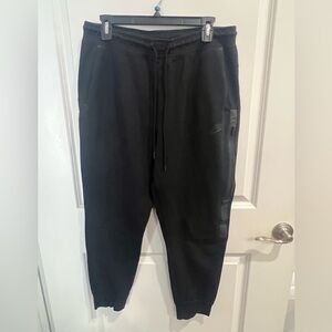 Men’s Nike Tech joggers size L